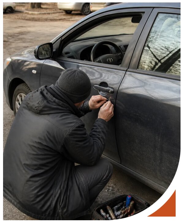 Профессиональное вскрытие автомобиля Тойота без повреждений в Пыти-Яхах